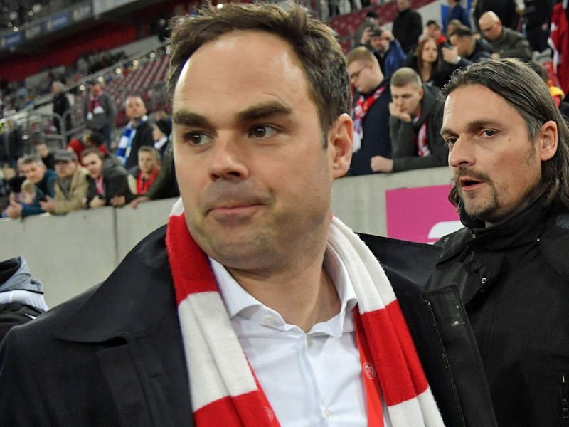 "Ich kann die Wut der Menschen nachvollziehen": Fortunas Vorstandschef Robert Schäfer, rechts Lutz Pfannenstiel.