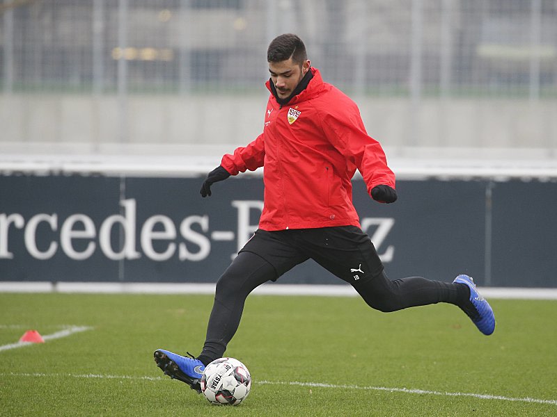 Auch Die Bayern Hatten Interesse An Stuttgarts Neuzugang Kabak Kicker
