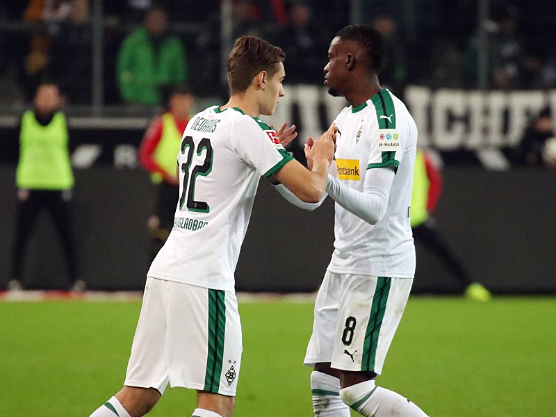 Kampf um den Startplatz: Florian Neuhaus und Denis Zakaria.