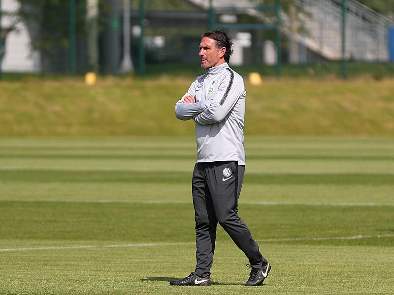 Blick in die Zukunft: Bruno Labbadia in seiner letzten Trainingswoche beim VfL Wolfsburg.