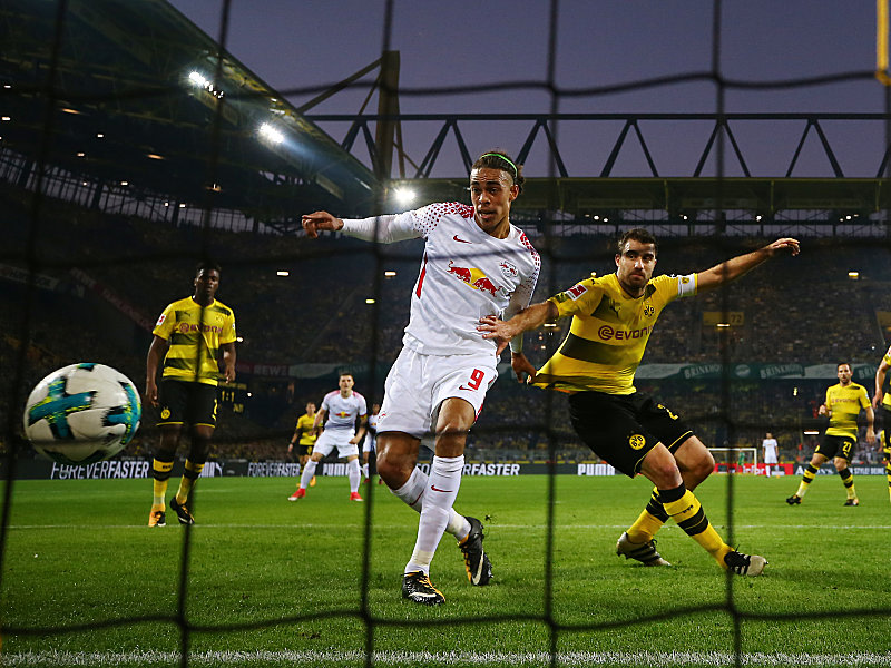 Yussuf Poulsen (links) und Sokratis Papastathopoulos