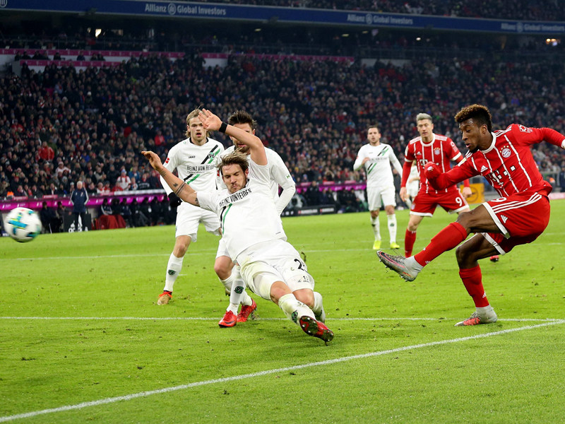 Augen zu und durch: Kingsley Coman (re.) entschied die Partie zu Gunsten des FCB.
