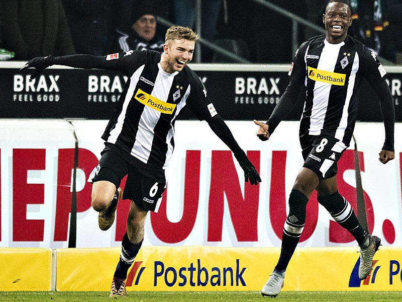 Strahlemann: Christoph Kramer (links) konnte mit Denis Zakaria & Co. mal wieder einen Bundesliga-Treffer feiern.