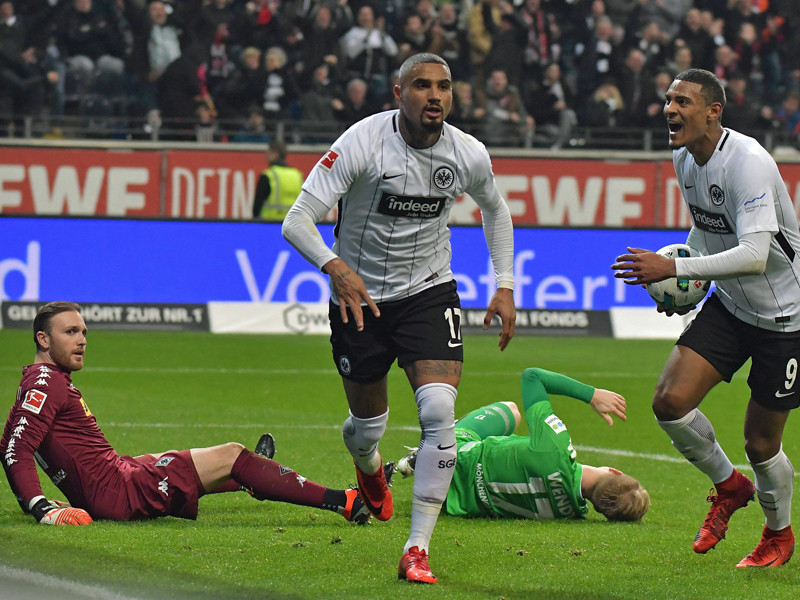 Freud und Leid: Frankfurt jubelt nach Kevin-Prince Boatengs (li.) 1:0, Gladbach ist bedient.