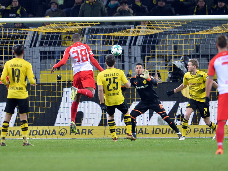 Augsburgs Danso trifft zum 1:1