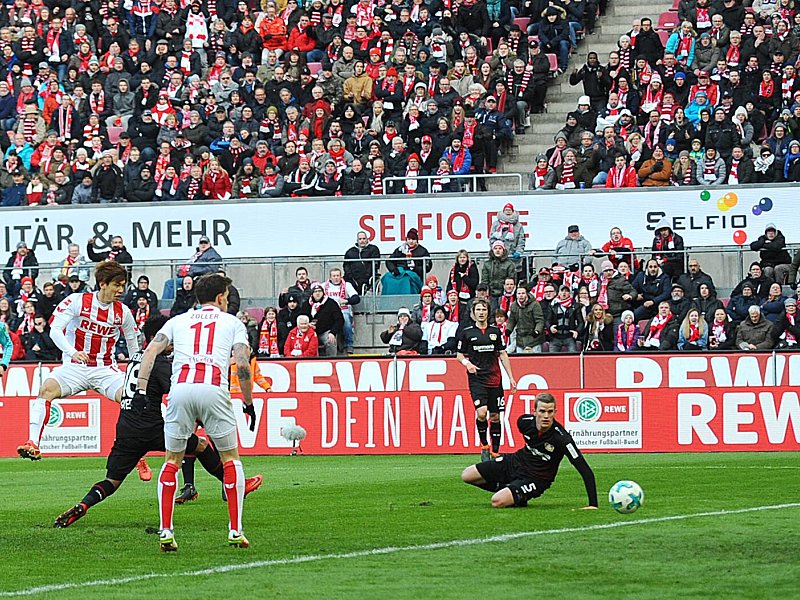 Blitzstart: Yuya Osako (l.) trifft zum 1:0.