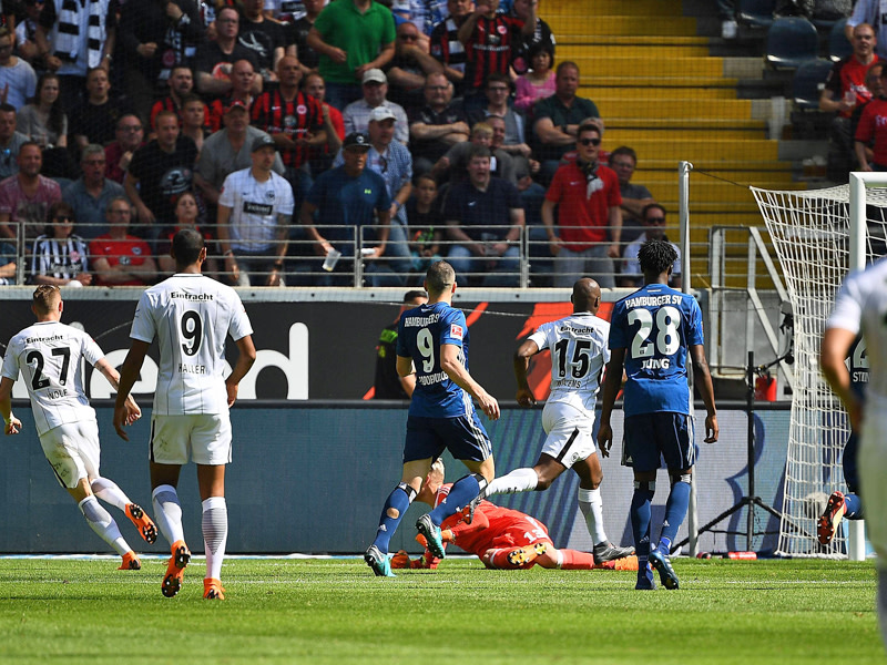 Wolf erzielt das 1:0 für die Eintracht