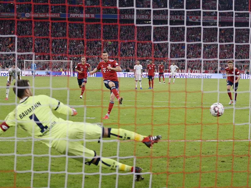 Schlüsselmoment: Robert Lewandowski trifft vom Punkt zum 2:1.