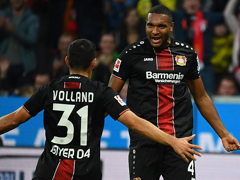 Lautstarker und verdienter Bayer-Jubel: Kevin Volland und 2:0-Schütze Jonathan Tah.