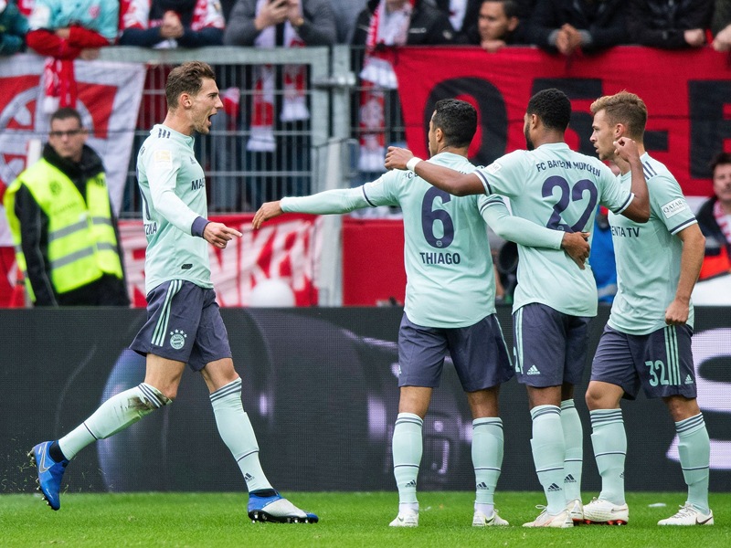 Torschütze Leon Goretzka (li.)