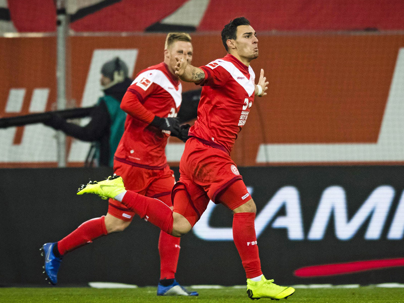 Matchwinner: Kaan Ayhan (re.) traf bei Düsseldorfs Sieg gleich doppelt.