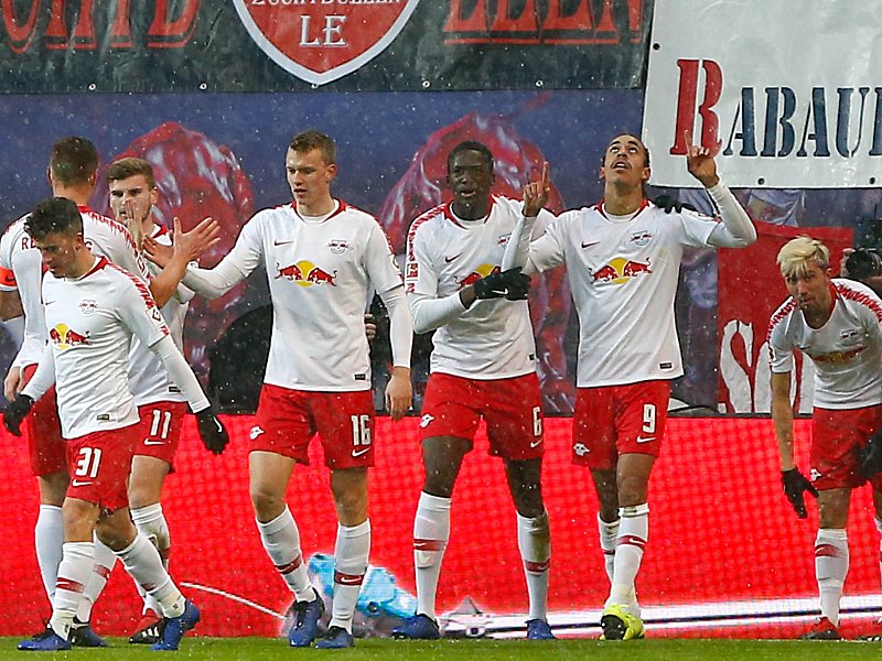 Dank nach oben: Leipzigs Yussuf Poulsen (#9).