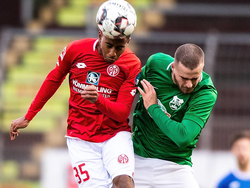 Leandro Barreiro Martins gegen Lirion Aliu