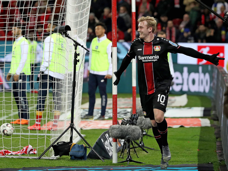 Einer der Protagonisten des Freitagabends: Leverkusens Julian Brandt trumpfte in Mainz auf.