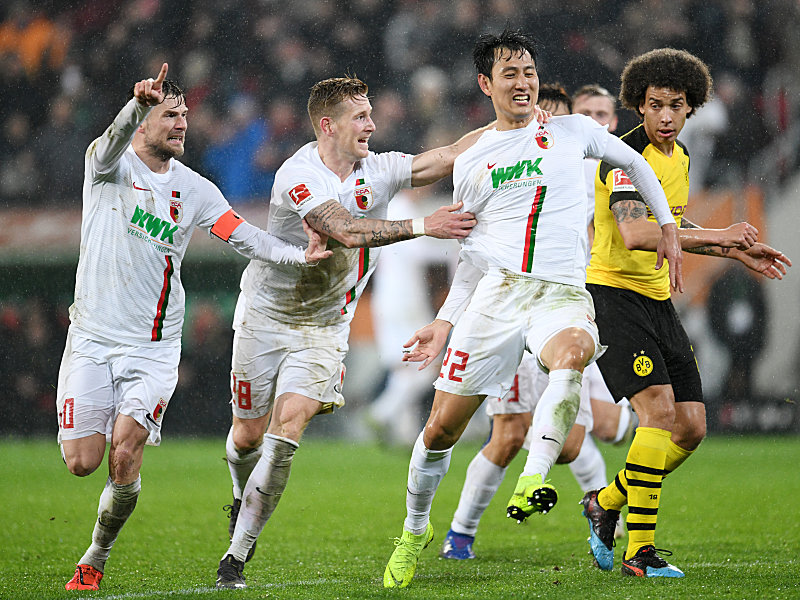 Mann des Augsburger Abends neben Torwart Gregor Kobel: Doppelpacker Dong-Won Ji.