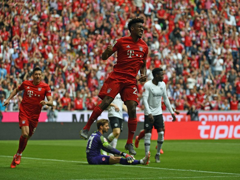 Höhenflug: Kingsley Coman bejubelt sein soeben erzieltes 1:0.