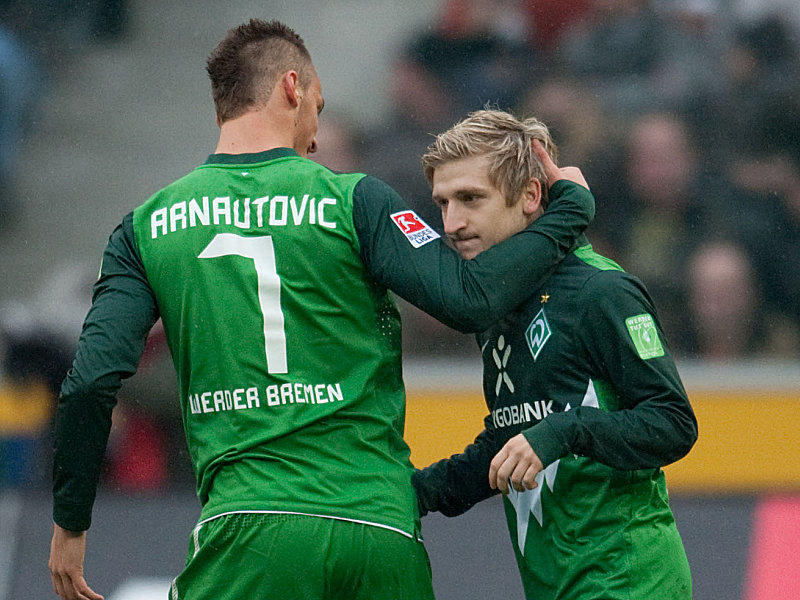 Arnautovic beglückwünscht Marin zu dessen Tor