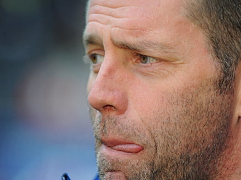 Hatte wenig zu lachen: Eintracht-Coach Michael Skibbe.