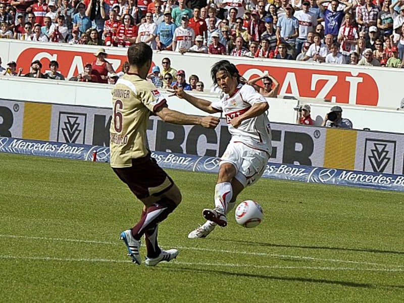 Klassenerhalt: Mit Okazakis erstem Treffer für den VfB war der Abstiegskampf erledigt.