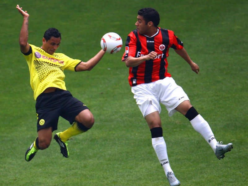 Antonio da Silva (li.) gegen Caio