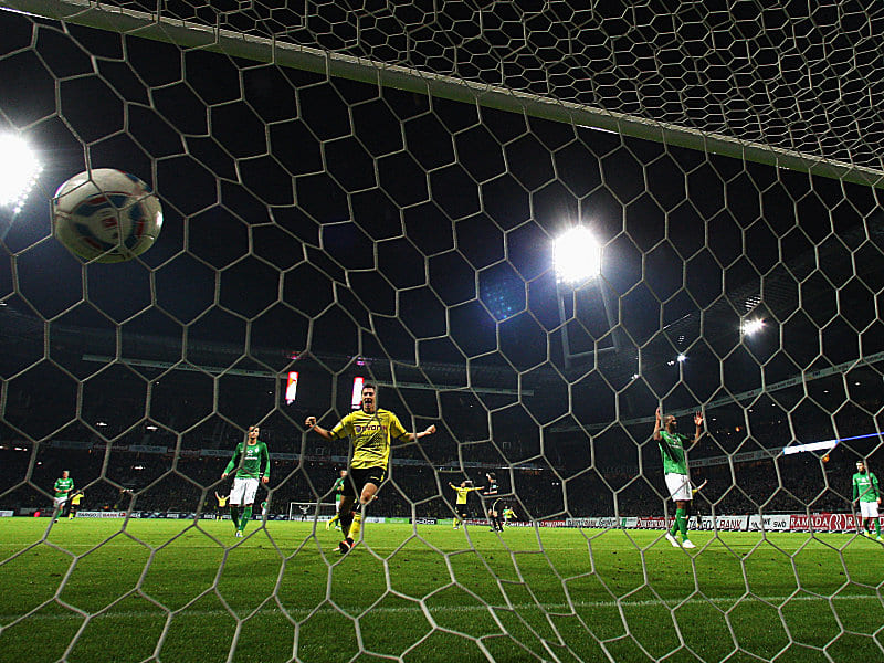 Dortmunds Perisic jubelt nach dem 1:0.