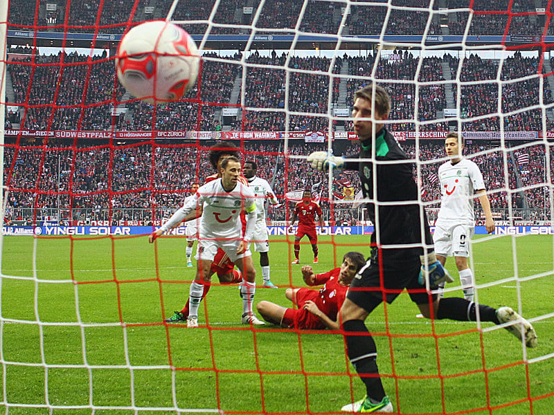 Javi Martinez (u.), Ron-Robert Zieler (v.)