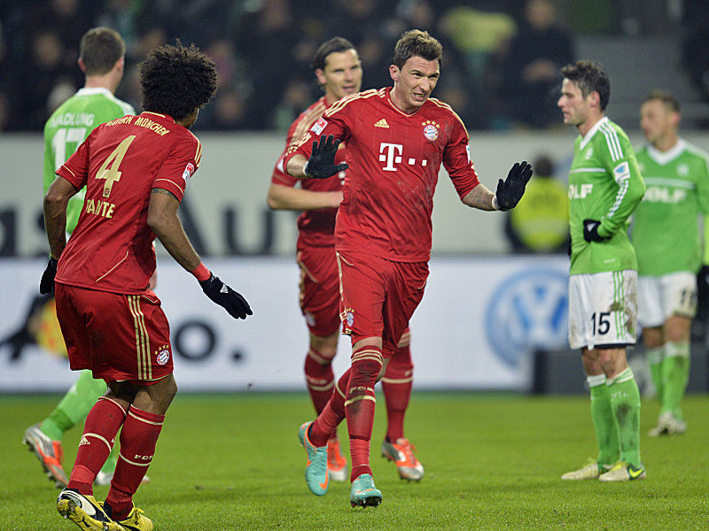 Mandzukic (Mi.) nach seinem Tor zum 1:0 für die Bayern