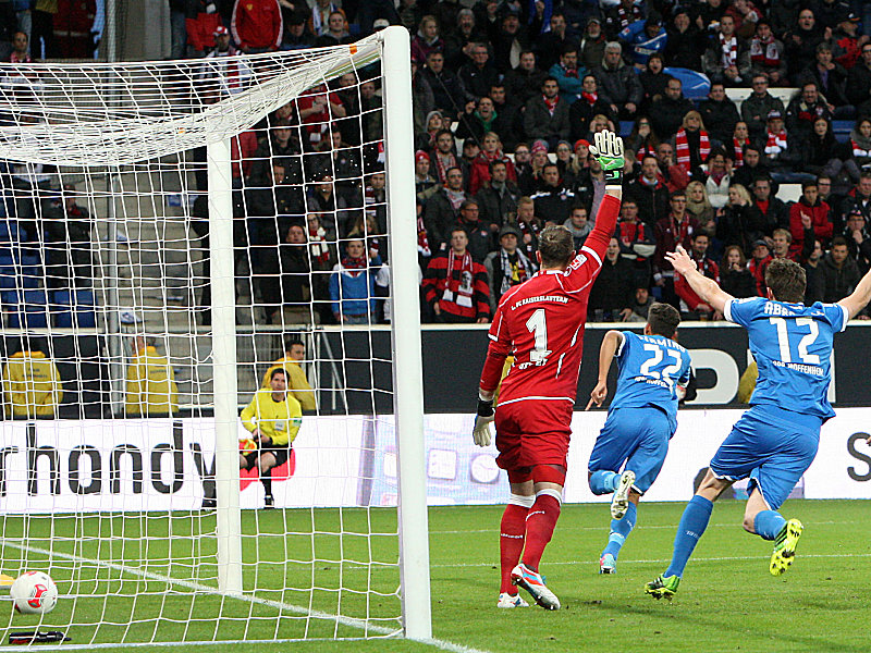 Tobias Sippel, Roberto Firmino, David Abraham (v.li.)