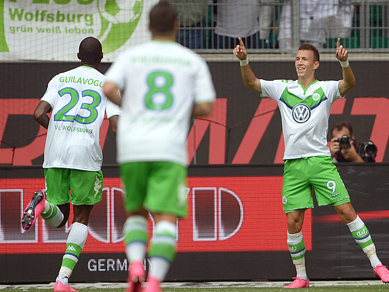 Freudige Wölfe: Guilavogui, Vieirinha und Perisic (v.li.) bejubeln das 1:0.