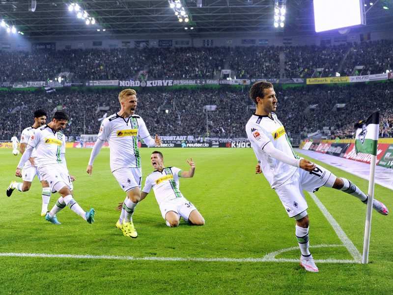 Gladbach in Ekstase: Johnson (re.) hat die frühe Führung für die Borussia besorgt.