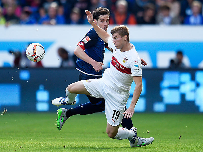 Duell im Mittelfeld: Stuttgarts Timo Werner (v.) gegen TSG-Akteur Sebastian Rudy.