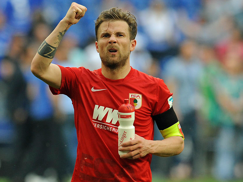 Markierte den Treffer zum 1:1: Augsburgs Daniel Baier.