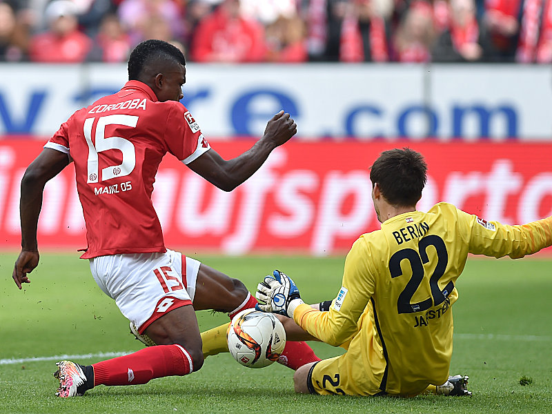 Jhon Cordoba, Rune Jarstein (r.)