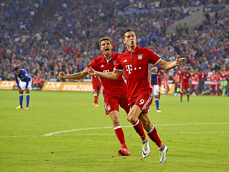 Thomas Müller und Matchwinner Robert Lewandowski