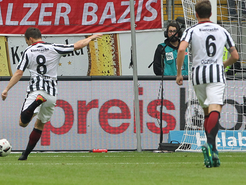 Huszti erzielt das 1:1