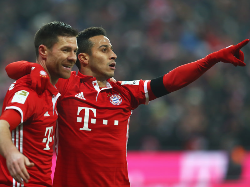 Spanischer Doppelpack: Xabi Alonso (l.) und Thiago trafen für Bayern gegen Leipzig.