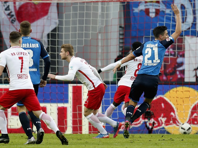 Die Sekunde nach dem Ausgleich: Timo Werner dreht nach seinem elften Saisontor ab.