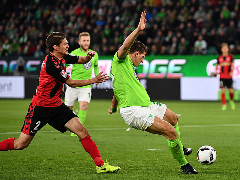 Aleksandar Ignjovski (li.), Mario Gomez
