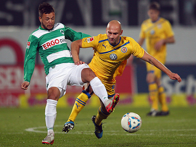 Damir Vrancic (re., mit Stephan Schröck) stellte den Braunschweiger Sieg schließlich sicher.