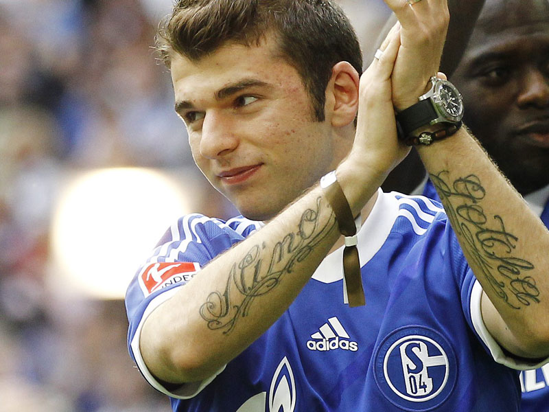 Im Sommer 2012 verabschiedete sich Levan Kenia im Schalke-Trikot. Die Fortuna holt ihn nun zurück nach Deutschland.