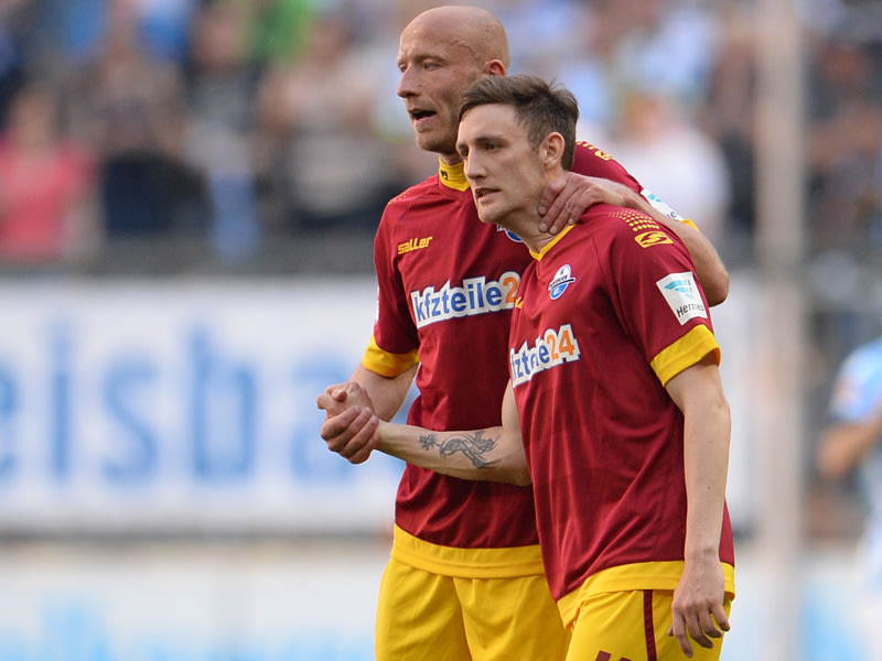 Maßlos enttäuscht: Paderborns Tim Sebastian (l.) und Christian Bickel.
