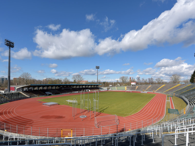 Bot in seinen frühen Jahren über 40.000 Besuchern Platz: Das Augsburger Rosenaustadion.