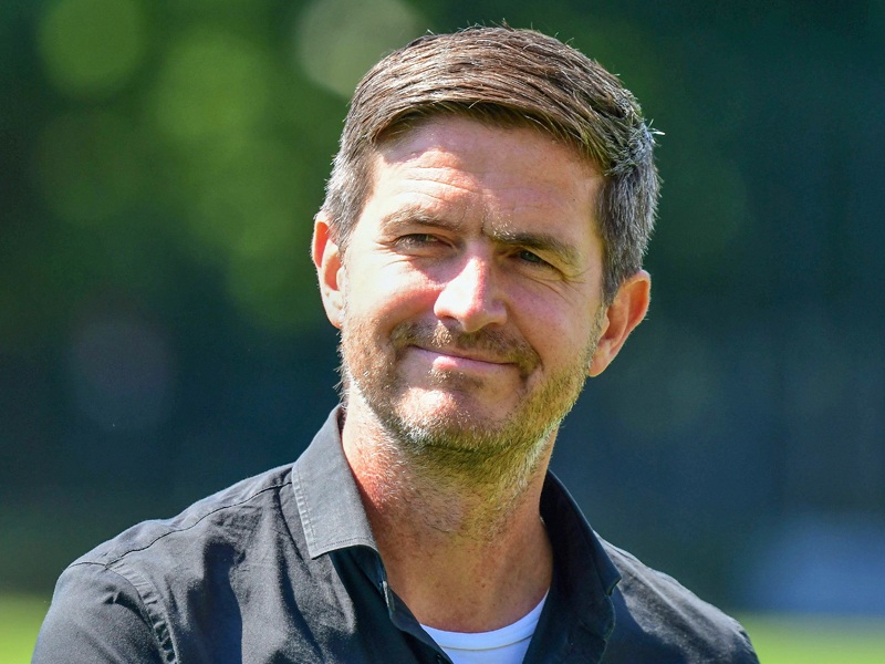 Er will mit dem HSV zurück in die Bundesliga: Sportvorstand Ralf Becker.