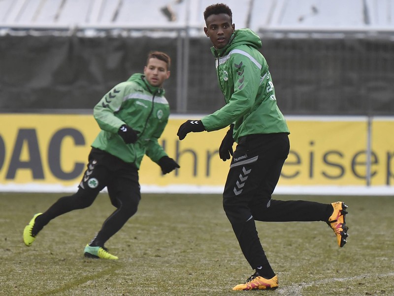 Probetraining in Fürth: Abdisalam Abdulkadir Ibrahim (vorne) und Sergiy Politylo (hinten).