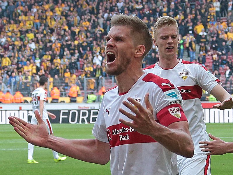 Die Erlösung für den VfB: Simon Terodde bejubelt das 3:3.
