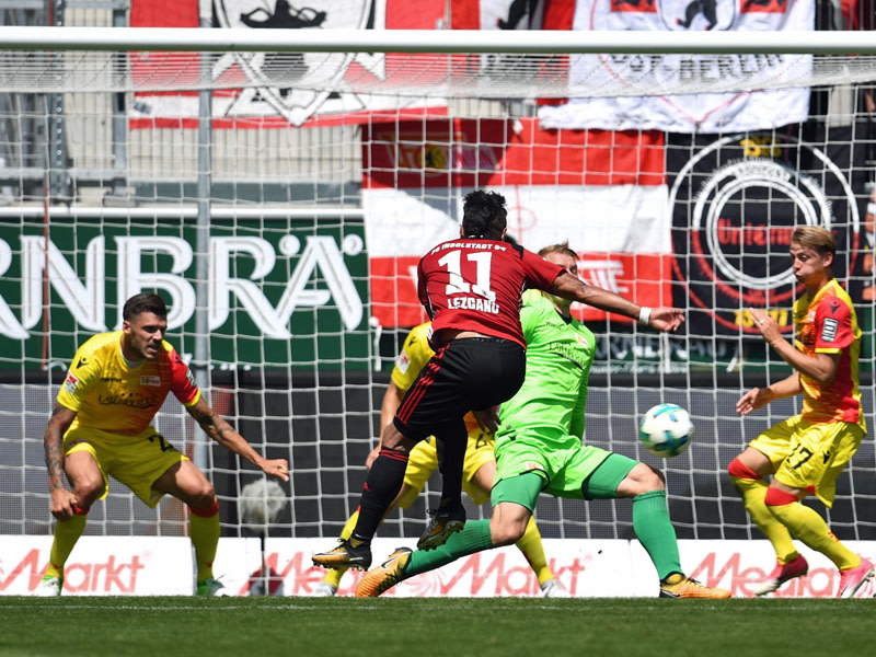 Vergab vor der Pause die beste Chance der Schanzer: FCI-Angreifer Dario Lezcano (#11).