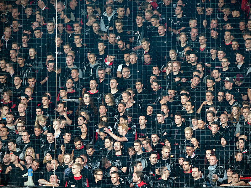 Die Union-Fans hatten sich vor Spielbeginn komplett in Schwarz gehüllt.
