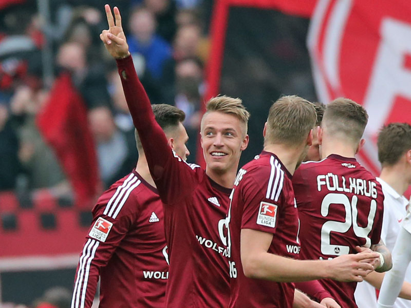 Der Anfang einer famosen Aufholjagd: Ondrej Petrak lässt sich nach seinem zwischenzeitlichen 1:1 feiern.