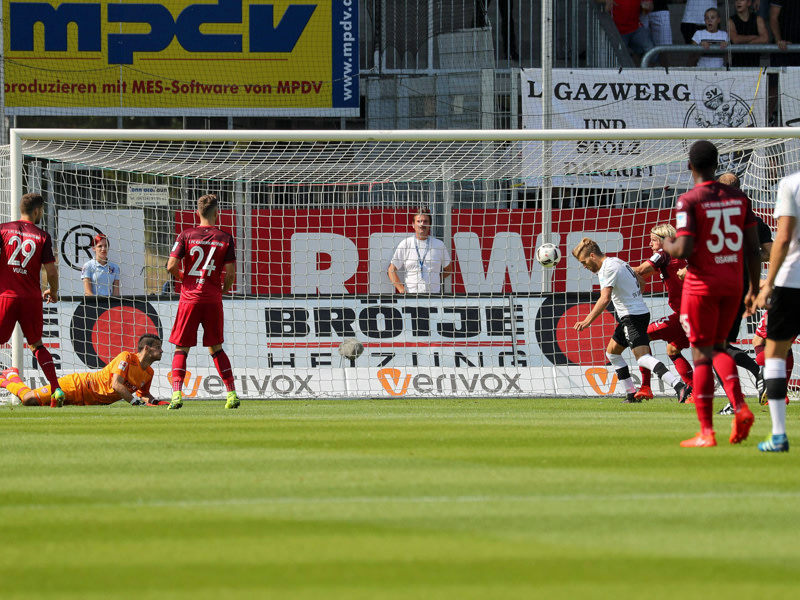 Höler nickt zum 1:0 ein