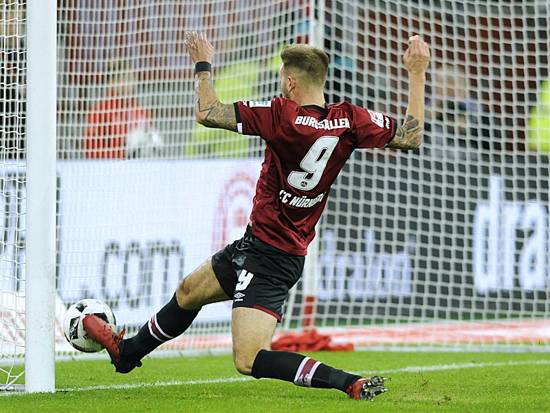 Der 13. Streich im 15. Spiel: Guido Burgstaller brachte den FCN früh in Front.